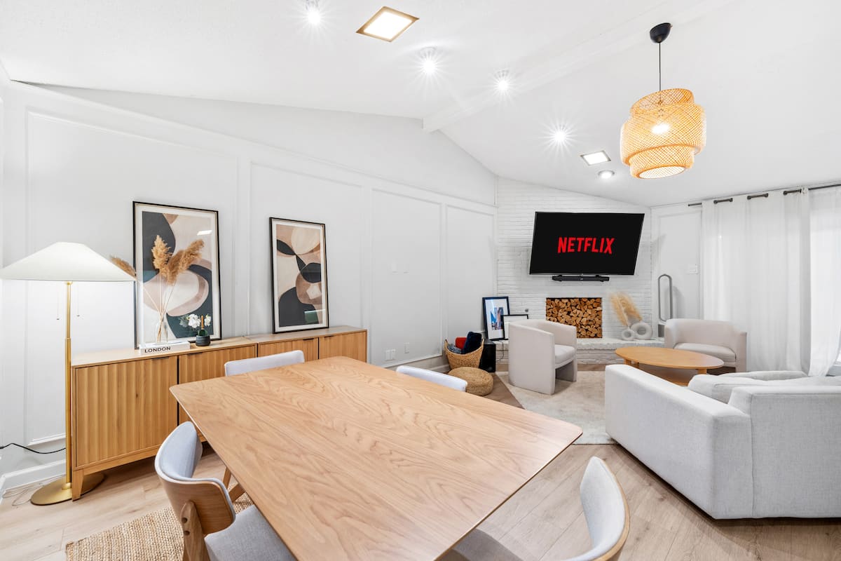 Japandi-styled living and dining room in an MHousing-managed home in Richardson, Texas