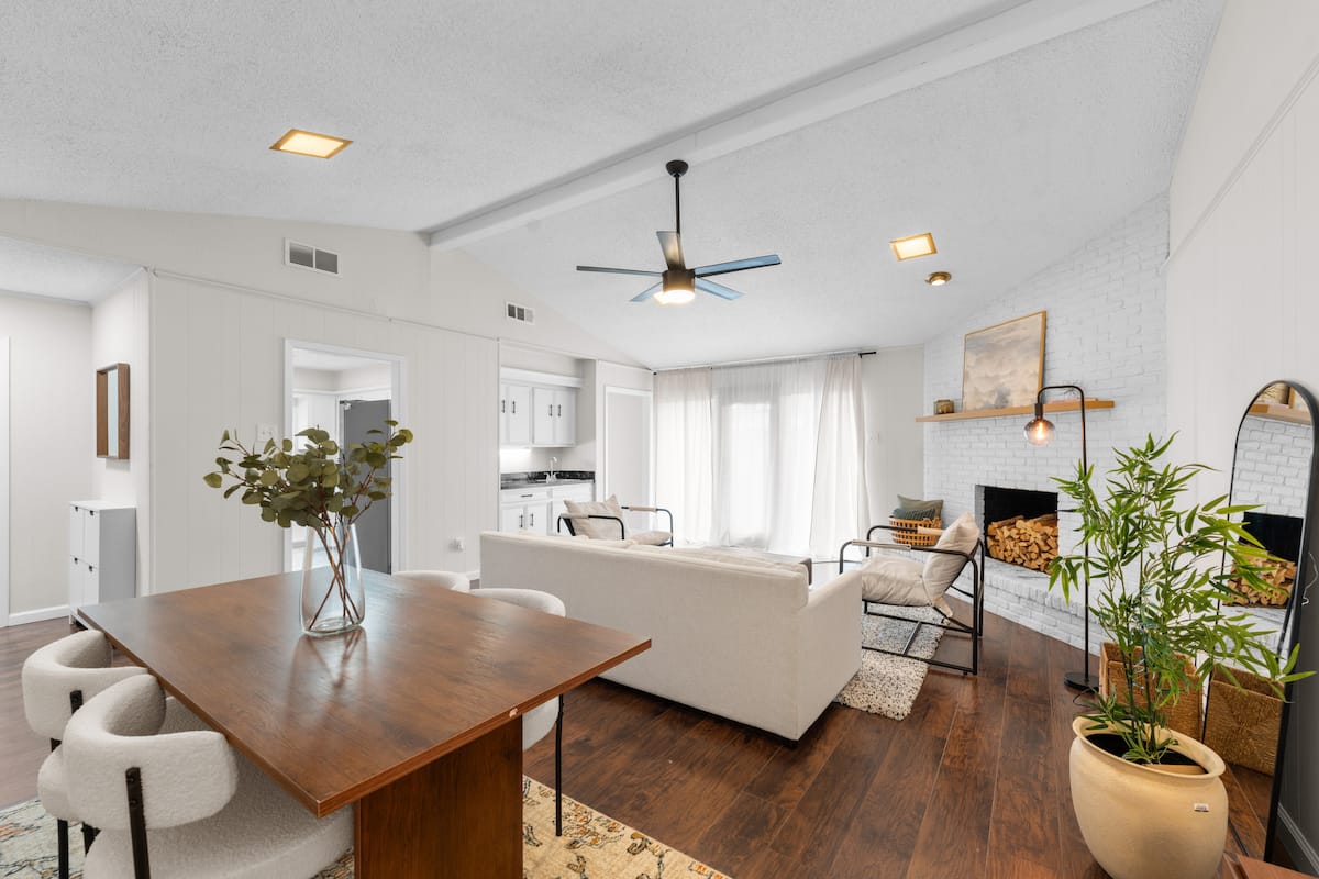 Primary Airbnb listing photo of an MHousing Stays-managed home in Richardson, Texas